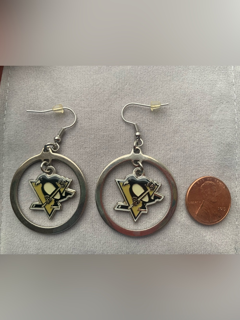 Pittsburgh Penguins Dangle Earrings NHL Game Day Jewelry - Picture 5 of 6